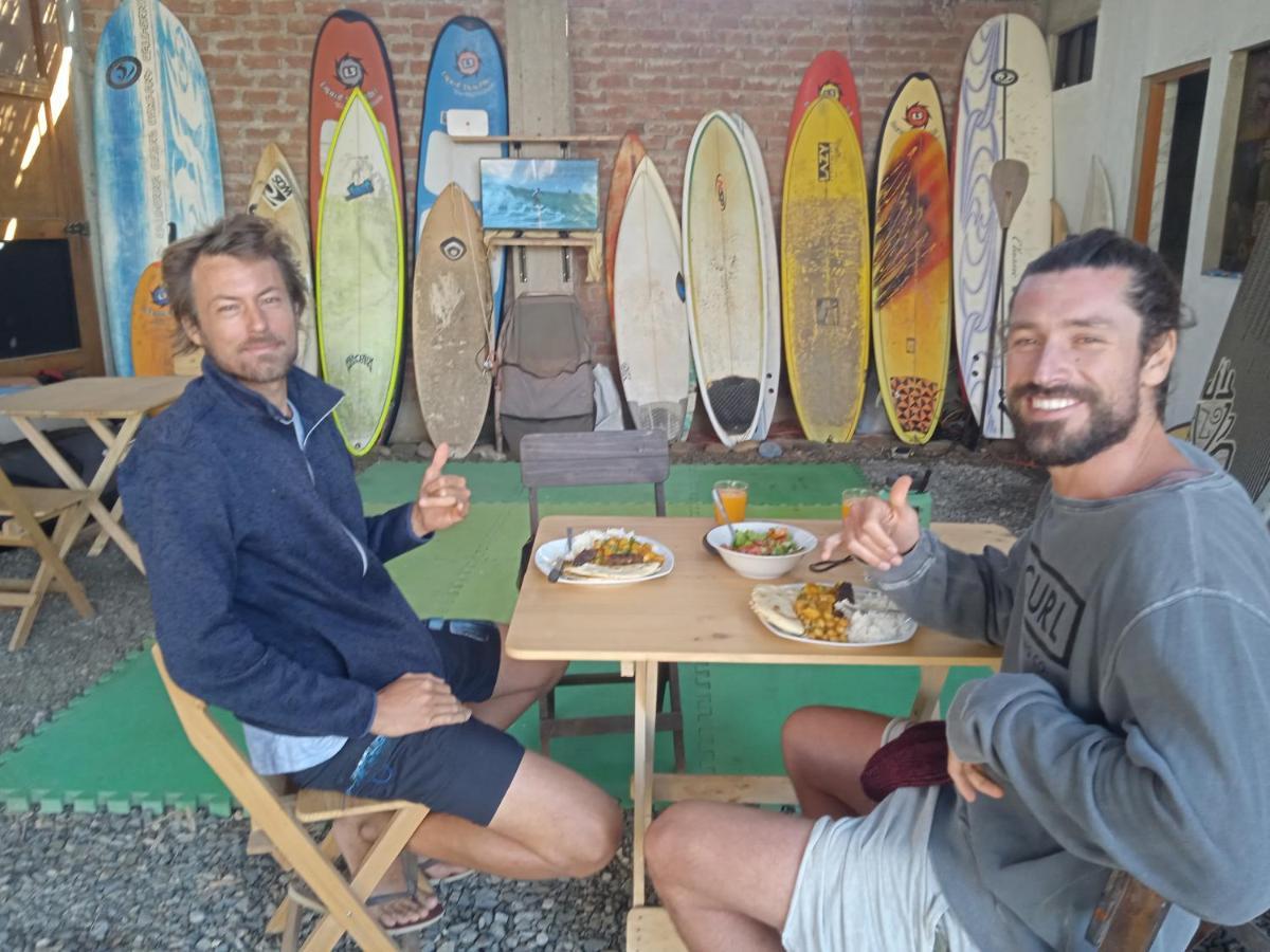 Готель Chicama Surf Camp Малабріго Екстер'єр фото